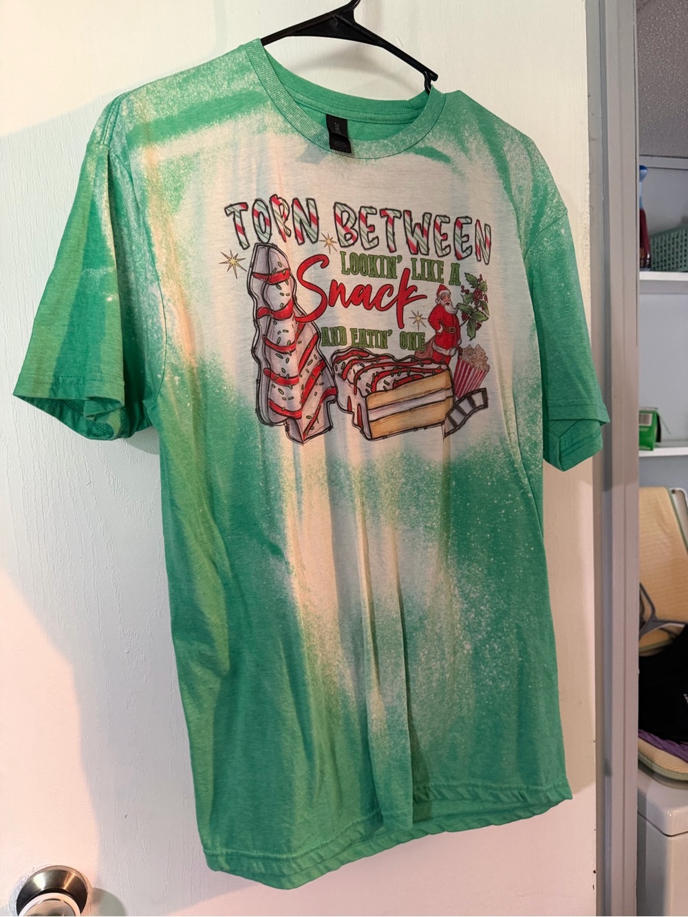Green Graphic Holiday T-Shirt - 'Torn Between Snack'